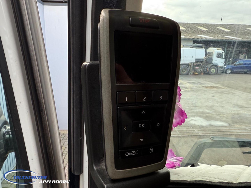 Camion grumier, Camion grue Volvo FH 650 6x4, FTG V1000X.81 Houtkraan: photos 9