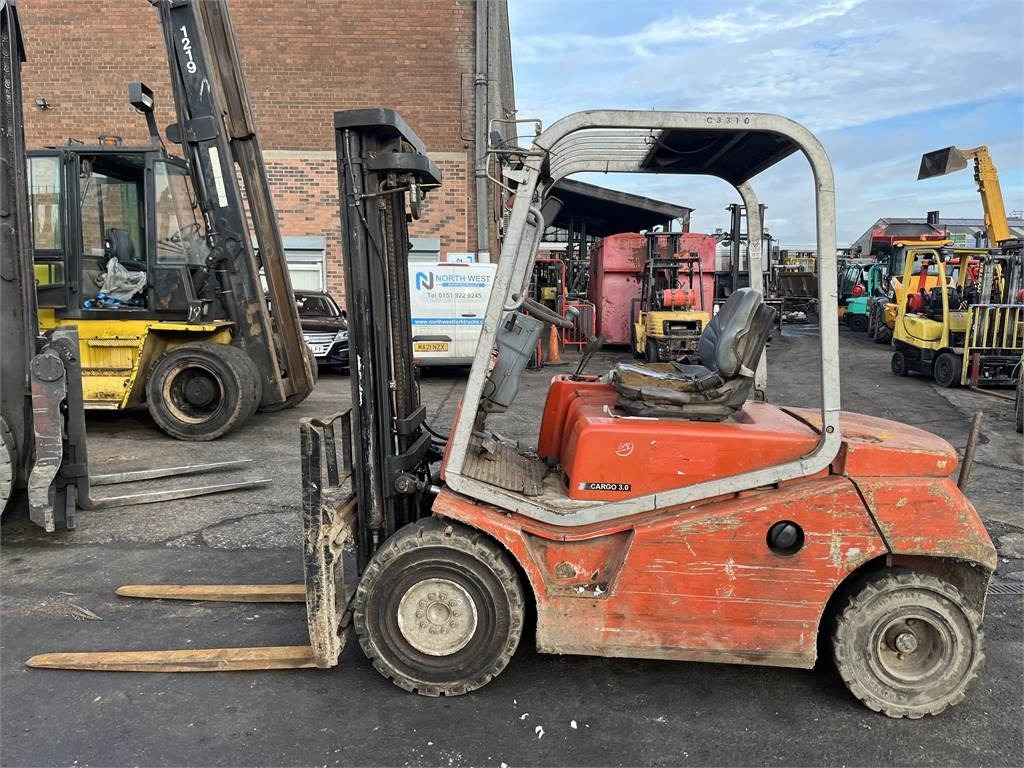 Cesab CBD30 - Chariot élévateur diesel: photos 1 Cesab CBD30 - Chariot élévateur diesel: photos 1