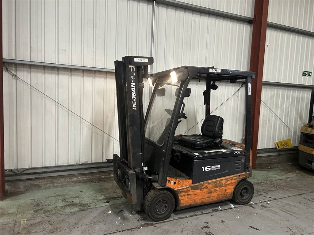 Doosan B16X-5 - Chariot élévateur électrique: photos 2 Doosan B16X-5 - Chariot élévateur électrique: photos 2
