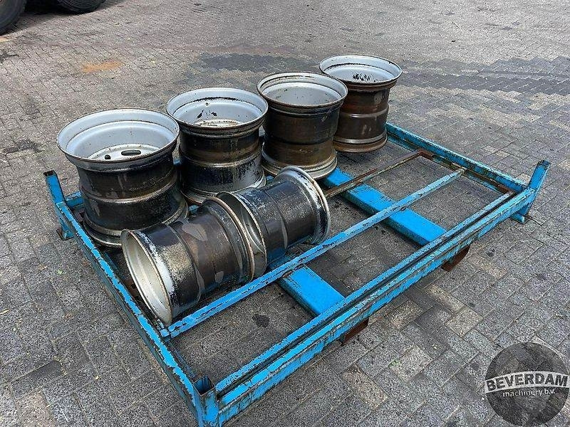 4x 10 gaats velgen - Pneu pour Machine agricole: photos 2 4x 10 gaats velgen - Pneu pour Machine agricole: photos 2