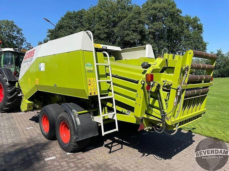 Claas Quadrant 2200 Roto Cut - Presse à balles cubiques: photos 3 Claas Quadrant 2200 Roto Cut - Presse à balles cubiques: photos 3