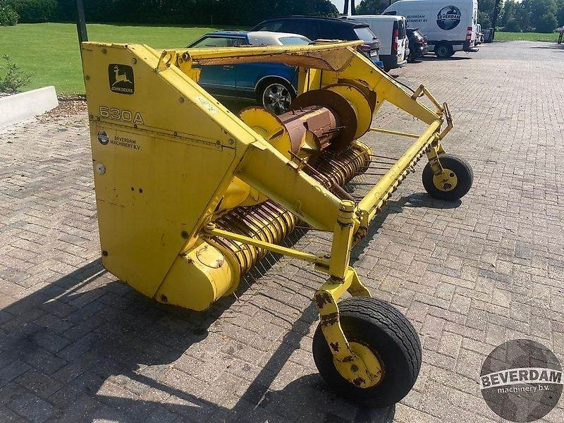 John Deere 630 A - Accessoire de matériels de récolte: photos 2 John Deere 630 A - Accessoire de matériels de récolte: photos 2