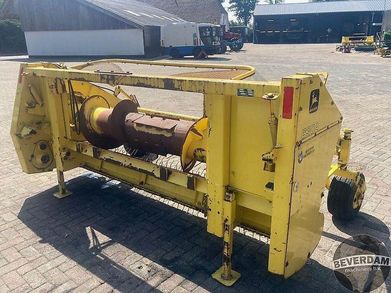 John Deere 630 A - Accessoire de matériels de récolte: photos 4 John Deere 630 A - Accessoire de matériels de récolte: photos 4