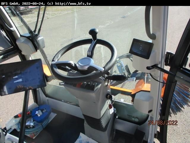 CityCat 2020 XL  CityCat V20 mit 3 Besensystem - Balayeuse de voirie: photos 4 CityCat 2020 XL  CityCat V20 mit 3 Besensystem - Balayeuse de voirie: photos 4