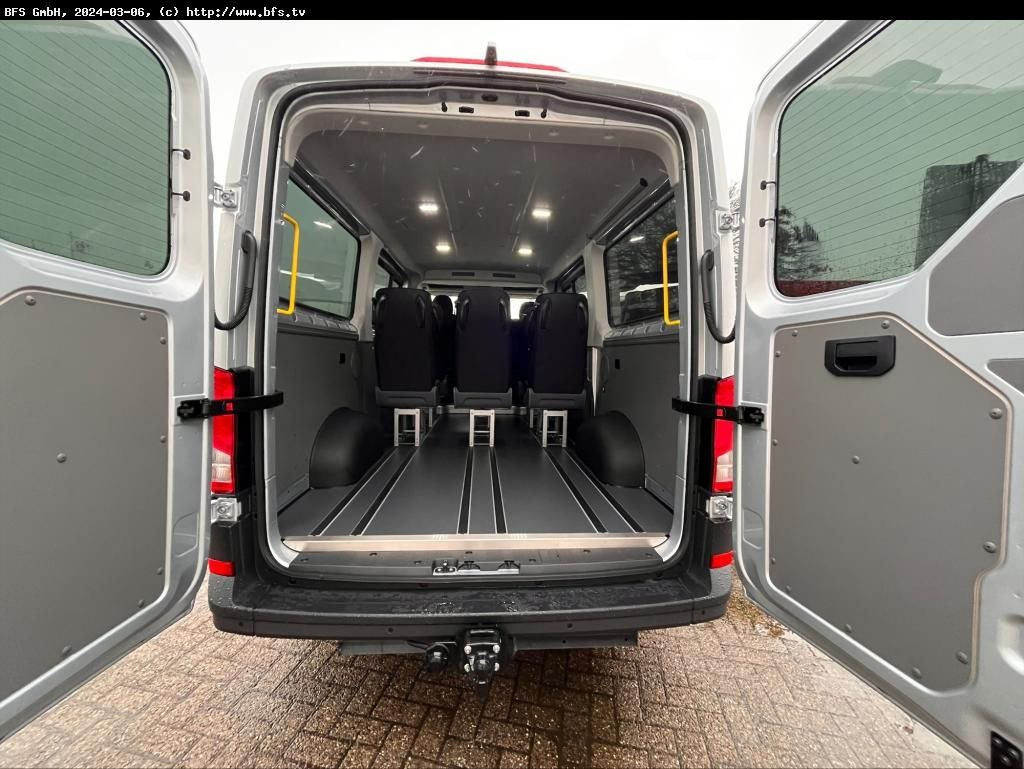 MAN TGE 3.180 4x2 F SB TGE 9-Sitzer - Transport de personnes: photos 4 MAN TGE 3.180 4x2 F SB TGE 9-Sitzer - Transport de personnes: photos 4