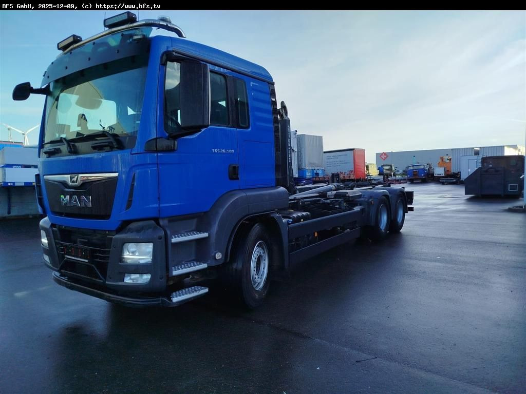 MAN TGS 26.500 6x4 BL Unfall-Fahrzeug! Instandgesetz - Camion ampliroll: photos 3 MAN TGS 26.500 6x4 BL Unfall-Fahrzeug! Instandgesetz - Camion ampliroll: photos 3