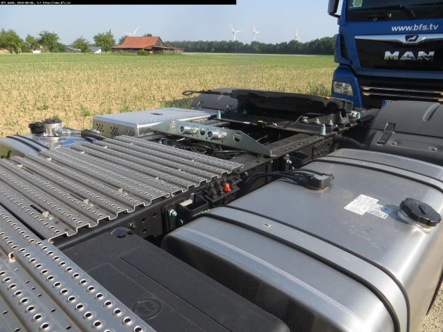 MAN TGX 18.460 4x2 LLS Kipphydraulik, Kompressor MAN TGX 18.460 4x2 LLS Kipphydraulik, Kompressor - Tracteur routier: photos 3 MAN TGX 18.460 4x2 LLS Kipphydraulik, Kompressor MAN TGX 18.460 4x2 LLS Kipphydraulik, Kompressor - Tracteur routier: photos 3