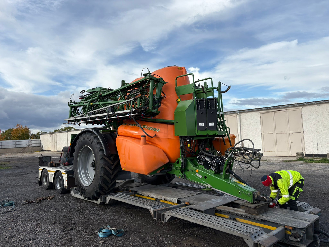 AMAZONE UX 6200 36m GPS - Pulvérisateur traîné: photos 2 AMAZONE UX 6200 36m GPS - Pulvérisateur traîné: photos 2