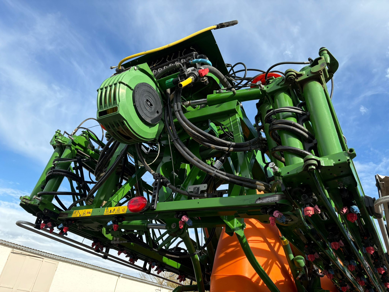 AMAZONE UX 6200 36m GPS - Pulvérisateur traîné: photos 3 AMAZONE UX 6200 36m GPS - Pulvérisateur traîné: photos 3