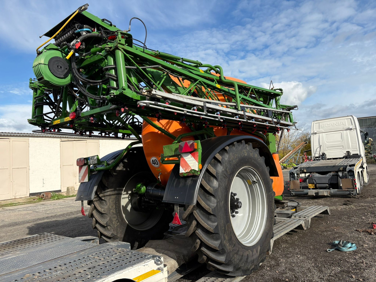 AMAZONE UX 6200 36m GPS - Pulvérisateur traîné: photos 5 AMAZONE UX 6200 36m GPS - Pulvérisateur traîné: photos 5