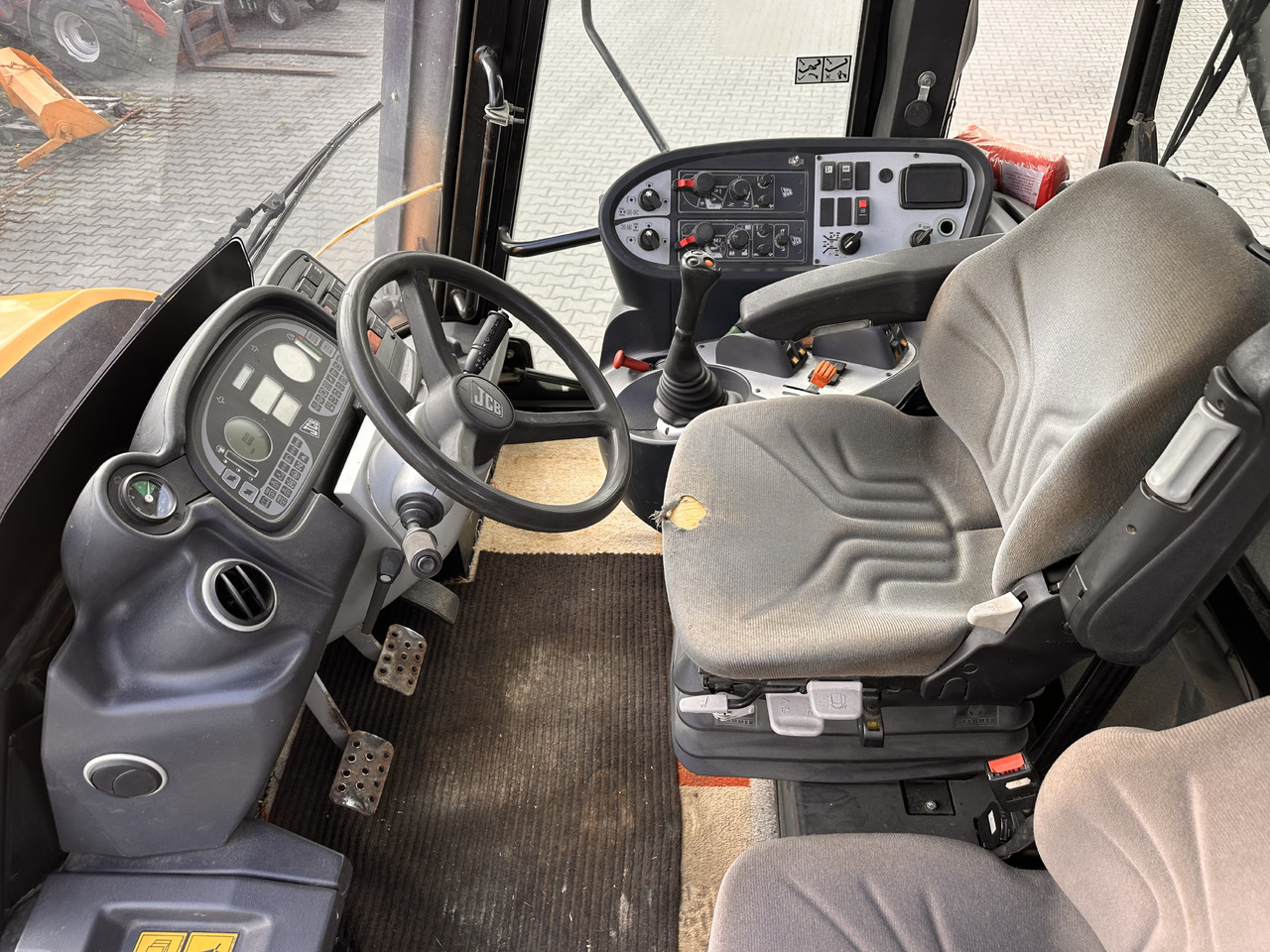 JCB FASTRAC 3230 - Tracteur agricole: photos 5 JCB FASTRAC 3230 - Tracteur agricole: photos 5