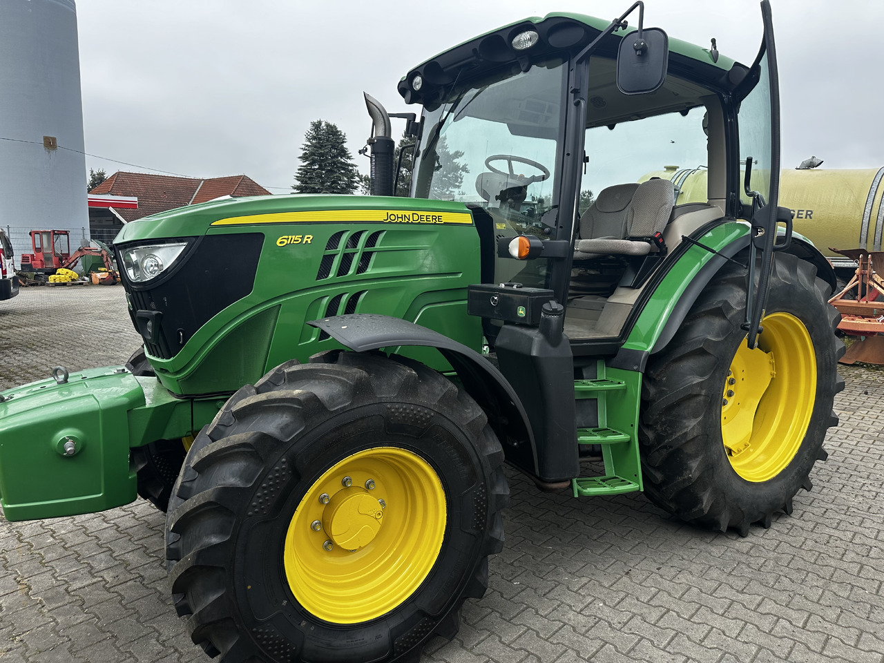 John Deere 6115R - Tracteur agricole: photos 3 John Deere 6115R - Tracteur agricole: photos 3