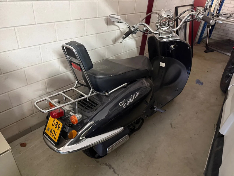 BENZHOU 50RETRO 50RETRO - Motocyclette: photos 2 BENZHOU 50RETRO 50RETRO - Motocyclette: photos 2