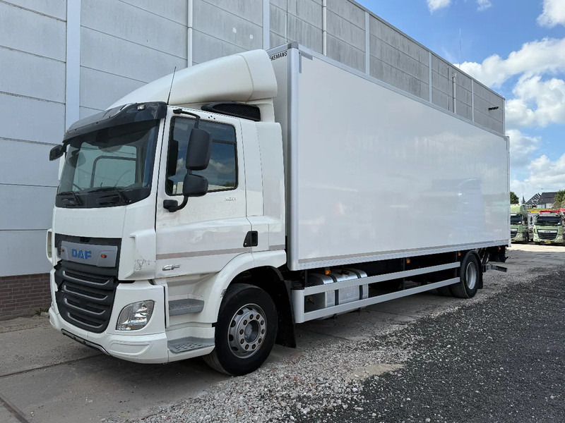 DAF CF 320 4X2 - EURO 6 - 19 TON + DHOLLANDIA - Camion fourgon: photos 1 DAF CF 320 4X2 - EURO 6 - 19 TON + DHOLLANDIA - Camion fourgon: photos 1