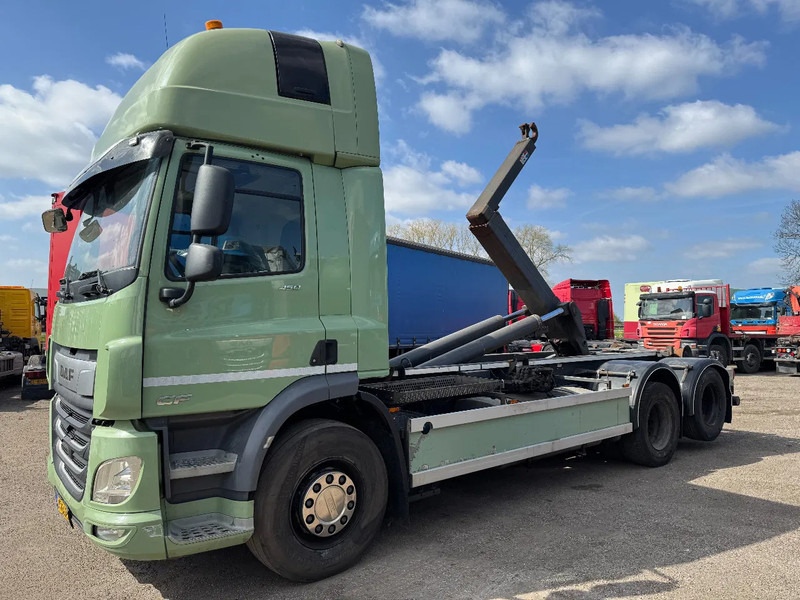 DAF CF 450 6X2 EURO 6 VDL 21T HOOK LIFTING AXLE - Camion ampliroll: photos 4 DAF CF 450 6X2 EURO 6 VDL 21T HOOK LIFTING AXLE - Camion ampliroll: photos 4
