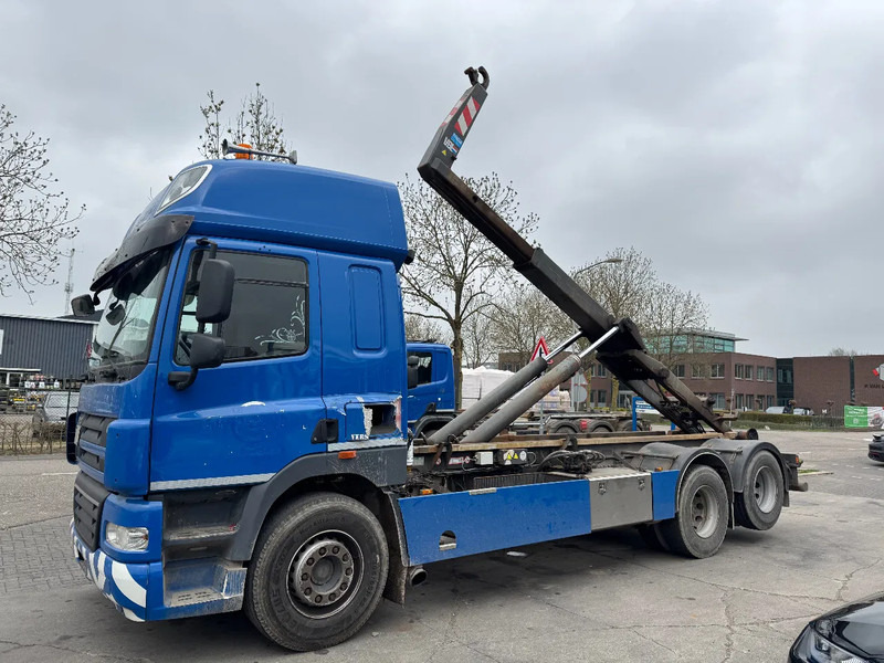 DAF CF 85 6X2 - EURO 5 + VDL HOOK + LIFT AXLE + TÜV 10-2025 - Camion ampliroll: photos 1 DAF CF 85 6X2 - EURO 5 + VDL HOOK + LIFT AXLE + TÜV 10-2025 - Camion ampliroll: photos 1
