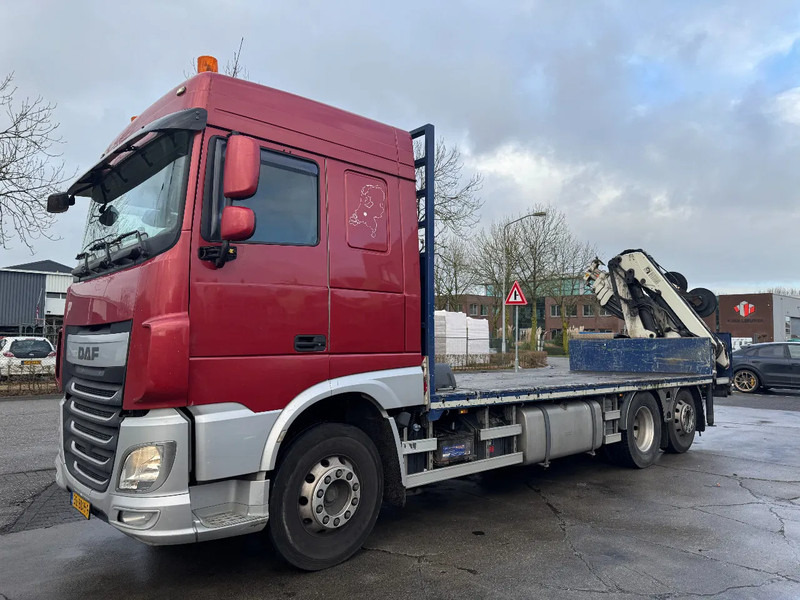 DAF XF 510 6X2 EURO 6 + HIAB 166 HI PRO + REMOTE CONTROL - Camion plateau, Camion grue: photos 1 DAF XF 510 6X2 EURO 6 + HIAB 166 HI PRO + REMOTE CONTROL - Camion plateau, Camion grue: photos 1