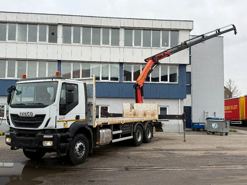 Iveco Trakker 360 6X4 EURO 6 + PALFINGER PK20001K + REMOTE CONTROL - Camion grue: photos 2 Iveco Trakker 360 6X4 EURO 6 + PALFINGER PK20001K + REMOTE CONTROL - Camion grue: photos 2