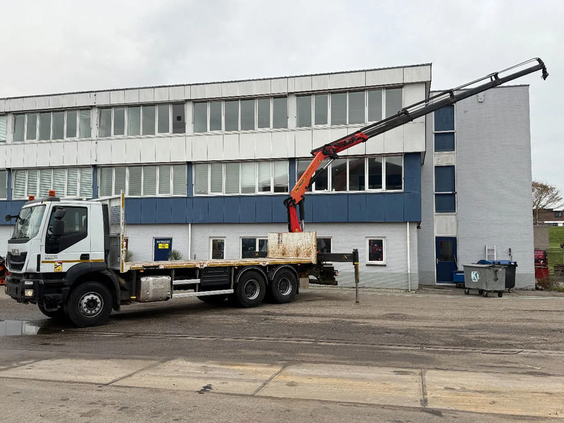 Iveco Trakker 360 6X4 EURO 6 + PALFINGER PK20001K + REMOTE CONTROL - Camion grue: photos 3 Iveco Trakker 360 6X4 EURO 6 + PALFINGER PK20001K + REMOTE CONTROL - Camion grue: photos 3