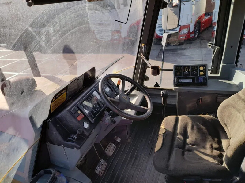 JCB HMV 155T-65 HMV 155T-65 FASTRAC 4X4 - Tracteur agricole: photos 4 JCB HMV 155T-65 HMV 155T-65 FASTRAC 4X4 - Tracteur agricole: photos 4