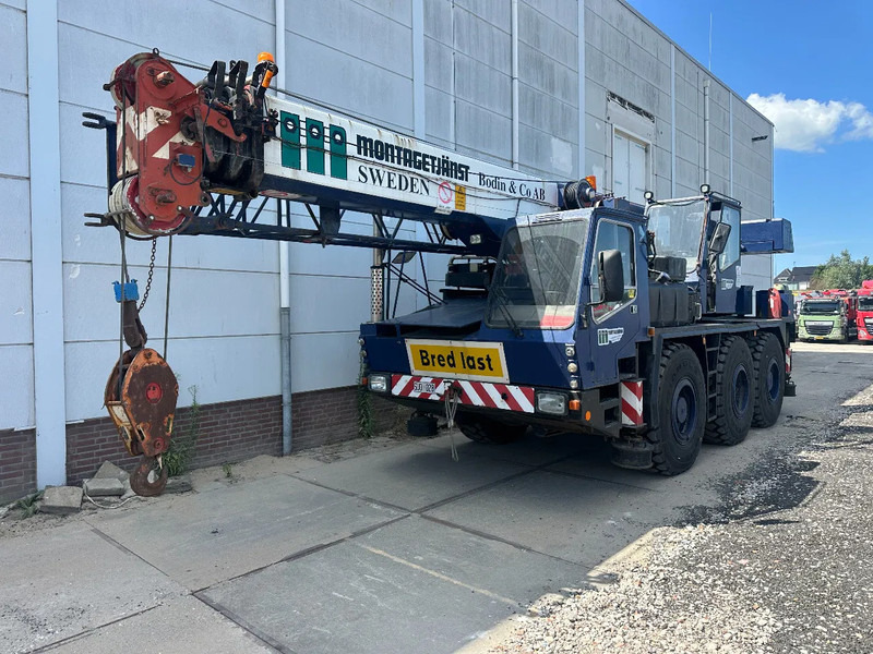 Krupp KMK3035, SWING AWAY BIFOLD JIB, NEW TYERS - Grue tout-terrain: photos 2 Krupp KMK3035, SWING AWAY BIFOLD JIB, NEW TYERS - Grue tout-terrain: photos 2