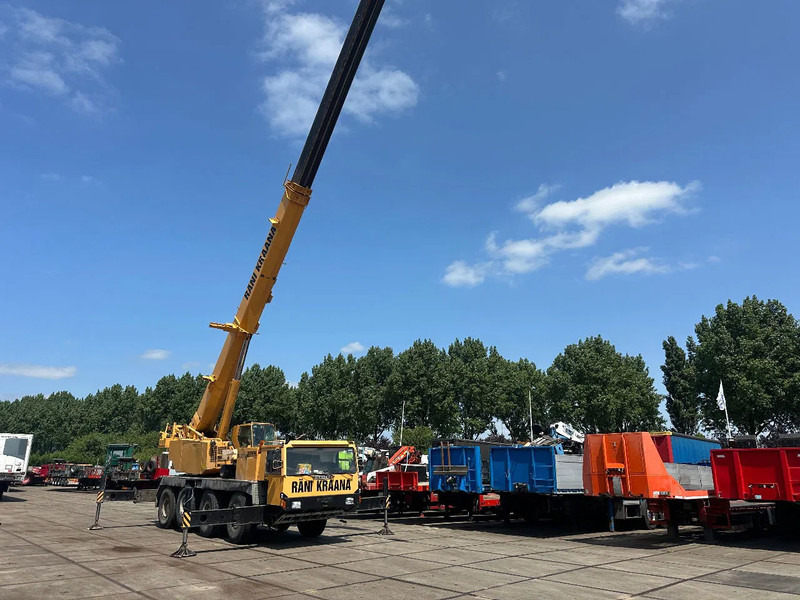 Liebherr LTM 1070 8X8 - Grue tout-terrain: photos 1 Liebherr LTM 1070 8X8 - Grue tout-terrain: photos 1
