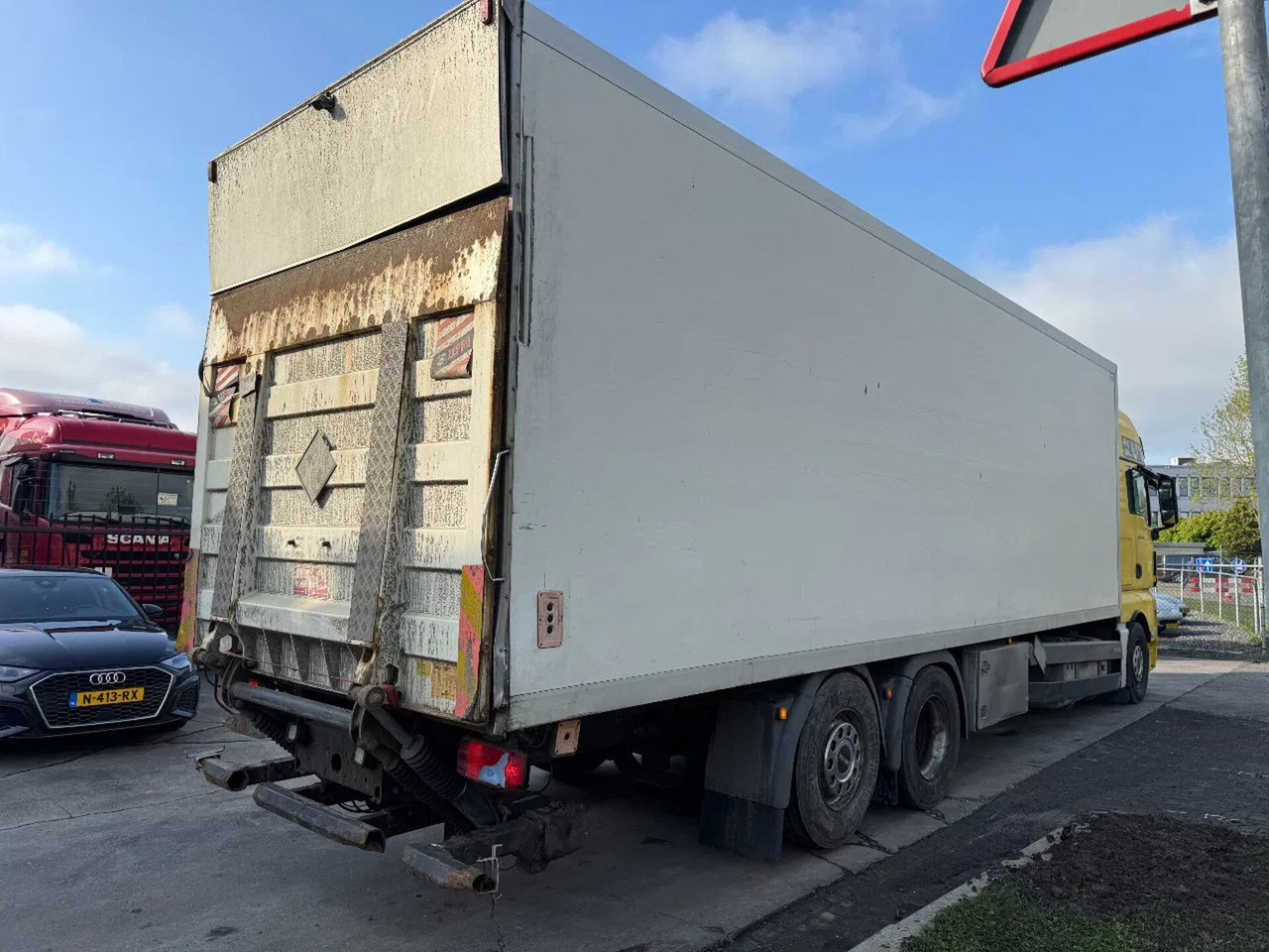 MAN TGX 26.360 6X2 - EURO 5 + ZEPRO LIFT + LIFT/STEE - Camion fourgon: photos 5 MAN TGX 26.360 6X2 - EURO 5 + ZEPRO LIFT + LIFT/STEE - Camion fourgon: photos 5