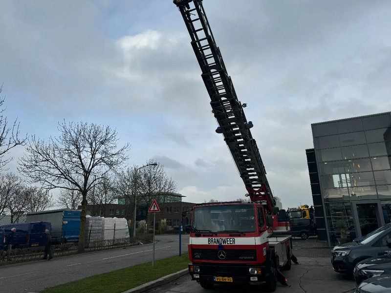 Mercedes-Benz 1120 OF MAGIRUS 24 METER + KORF + SLANGS - Camion de pompier: photos 3 Mercedes-Benz 1120 OF MAGIRUS 24 METER + KORF + SLANGS - Camion de pompier: photos 3