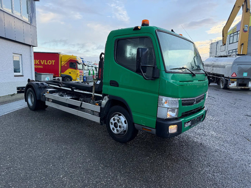Camion ampliroll Mitsubishi Canter 7C18 - EURO 6 + HIAB 5 TON HOOKLIFT: photos 10 Camion ampliroll Mitsubishi Canter 7C18 - EURO 6 + HIAB 5 TON HOOKLIFT: photos 10