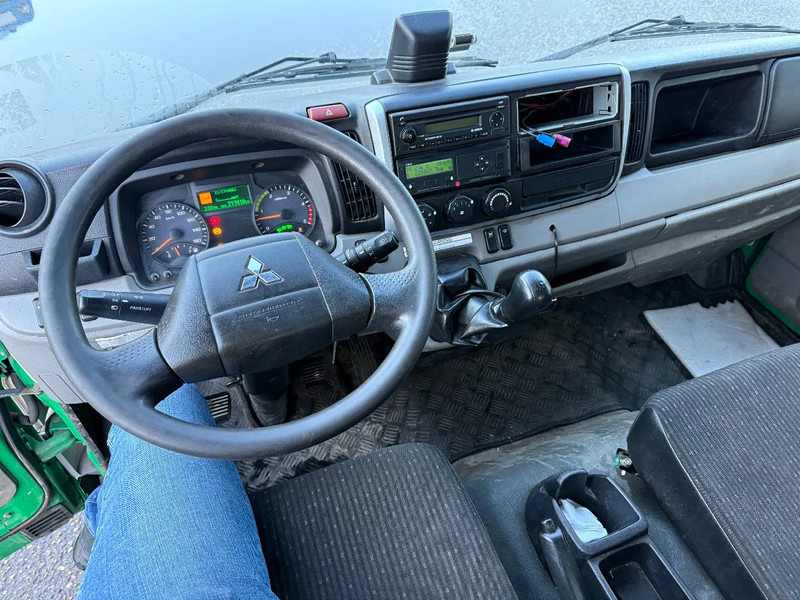 Camion ampliroll Mitsubishi Canter 7C18 - EURO 6 + HIAB 5 TON HOOKLIFT: photos 17 Camion ampliroll Mitsubishi Canter 7C18 - EURO 6 + HIAB 5 TON HOOKLIFT: photos 17