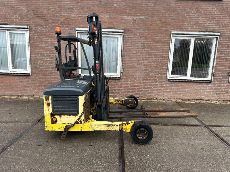 Moffett M4 25.3 2,5 TON SIDESHIFT DIESEL MEENEEMHEFTRUCK - Chariot embarqué: photos 4 Moffett M4 25.3 2,5 TON SIDESHIFT DIESEL MEENEEMHEFTRUCK - Chariot embarqué: photos 4