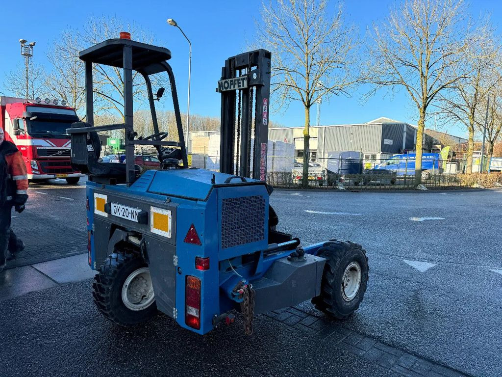 Moffett M5 20.3 2 TONS + SIDESHIFT - M5 20.3 KOOIAAP HEF - Chariot embarqué: photos 5 Moffett M5 20.3 2 TONS + SIDESHIFT - M5 20.3 KOOIAAP HEF - Chariot embarqué: photos 5
