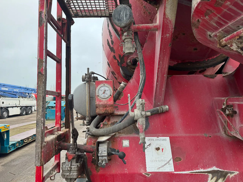 Semi-remorque malaxeur Müller-Mitteltal SF 37,5 BM LIEBHERR MIXER 3X BPW AXLE WATER TANK DEUT MOTOR: photos 15 Semi-remorque malaxeur Müller-Mitteltal SF 37,5 BM LIEBHERR MIXER 3X BPW AXLE WATER TANK DEUT MOTOR: photos 15