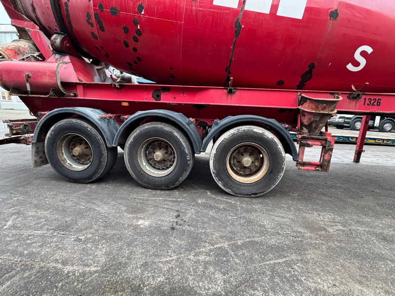 Müller-Mitteltal SF 37,5 BM LIEBHERR MIXER 3X BPW AXLE WATER TANK DEUT MOTOR - Semi-remorque malaxeur: photos 4 Müller-Mitteltal SF 37,5 BM LIEBHERR MIXER 3X BPW AXLE WATER TANK DEUT MOTOR - Semi-remorque malaxeur: photos 4
