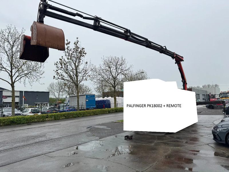 Palfinger PK 18002 + REMOTE + GRAPPLE + 5 HYDRAULIC EXTENTIONS PK 18002 EH - Flèche: photos 2 Palfinger PK 18002 + REMOTE + GRAPPLE + 5 HYDRAULIC EXTENTIONS PK 18002 EH - Flèche: photos 2