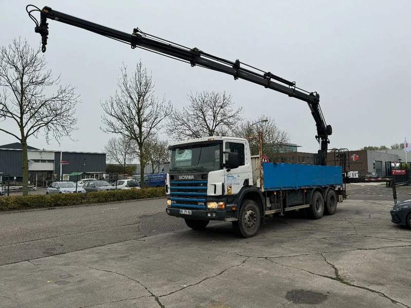Scania P124-360 6X4 EURO 2 HIAB 200 C-5 ALL 2000 - Camion grue: photos 2 Scania P124-360 6X4 EURO 2 HIAB 200 C-5 ALL 2000 - Camion grue: photos 2