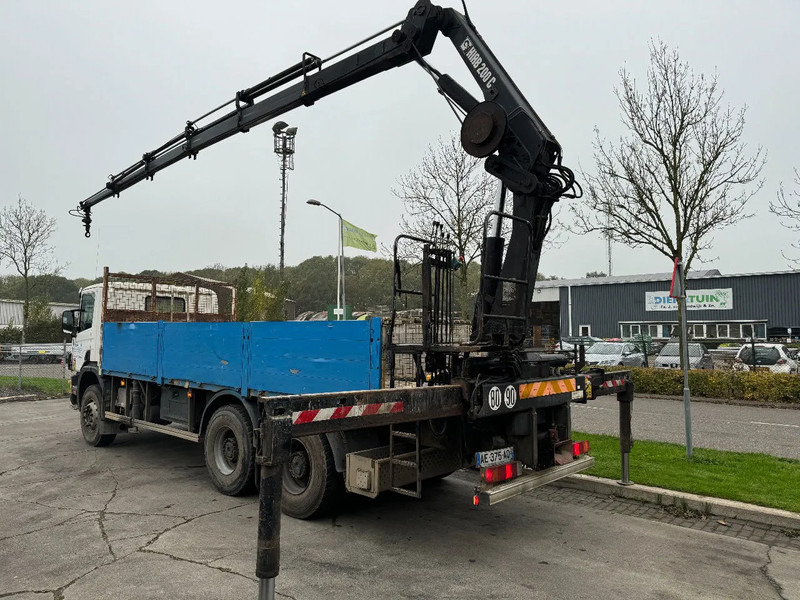 Scania P124-360 6X4 EURO 2 HIAB 200 C-5 ALL 2000 - Camion grue: photos 4 Scania P124-360 6X4 EURO 2 HIAB 200 C-5 ALL 2000 - Camion grue: photos 4