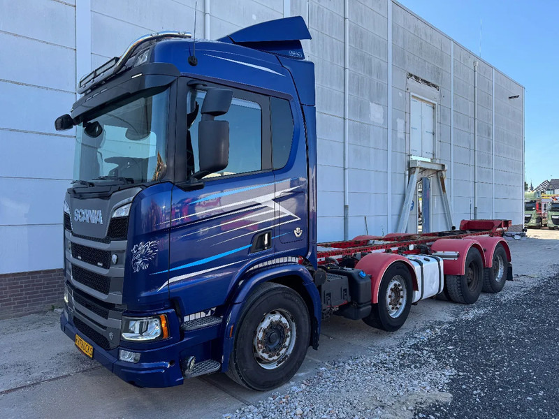 Scania R730 V8 8X4 EURO 6 HUB REDUCTION RETARDER - Châssis cabine: photos 1 Scania R730 V8 8X4 EURO 6 HUB REDUCTION RETARDER - Châssis cabine: photos 1
