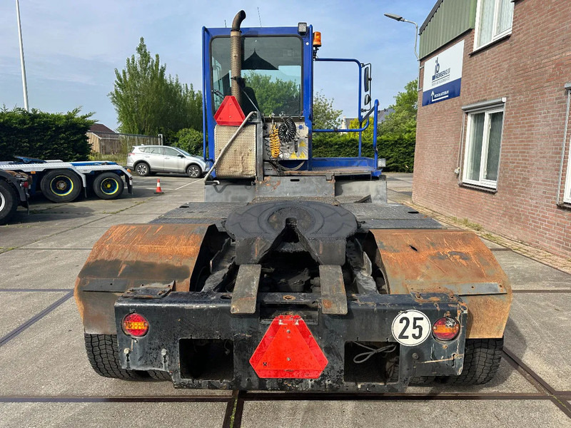 Terberg YT 182 MOTOR ROOKT - Tracteur portuaire: photos 5 Terberg YT 182 MOTOR ROOKT - Tracteur portuaire: photos 5