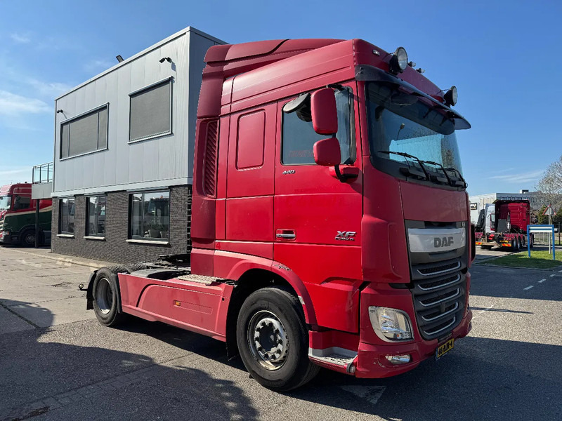 DAF XF 440 4X2 EURO 6 SKIRTS 2017 - Tracteur routier: photos 3 DAF XF 440 4X2 EURO 6 SKIRTS 2017 - Tracteur routier: photos 3