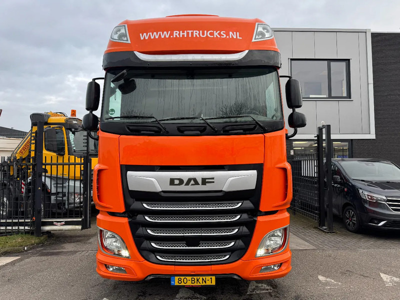 DAF XF 450 4X2 - EURO 6 + FULL SPOILER - Tracteur routier: photos 5 DAF XF 450 4X2 - EURO 6 + FULL SPOILER - Tracteur routier: photos 5