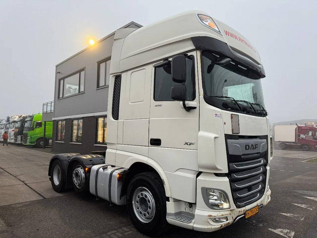 DAF XF 450 6X2 - EURO 6 + LIFT/STEERING AXLE - Tracteur routier: photos 3 DAF XF 450 6X2 - EURO 6 + LIFT/STEERING AXLE - Tracteur routier: photos 3