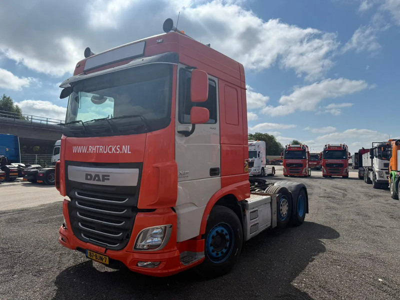 DAF XF 460 6X2 EURO 6 LIFTING AND STEERING AXLE - Tracteur routier: photos 2 DAF XF 460 6X2 EURO 6 LIFTING AND STEERING AXLE - Tracteur routier: photos 2
