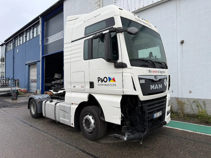 MAN TGX 18.460 4X2 + RETARDER - ENGINE BROKEN - Tracteur routier: photos 3 MAN TGX 18.460 4X2 + RETARDER - ENGINE BROKEN - Tracteur routier: photos 3