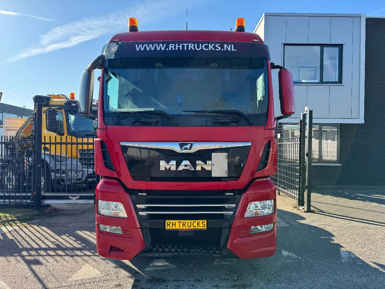 MAN TGX 26.460 6X2 EURO 6 ONLY 554.182 KM - Tracteur routier: photos 2 MAN TGX 26.460 6X2 EURO 6 ONLY 554.182 KM - Tracteur routier: photos 2