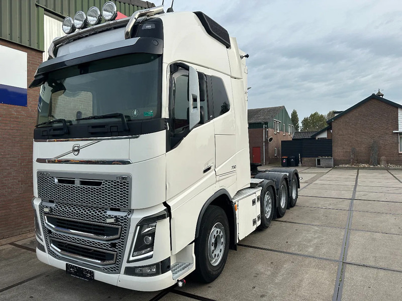 Volvo FH 16.750 8X4, 180 TON POWER STEERING HYDRAULIC - Tracteur routier: photos 2 Volvo FH 16.750 8X4, 180 TON POWER STEERING HYDRAULIC - Tracteur routier: photos 2