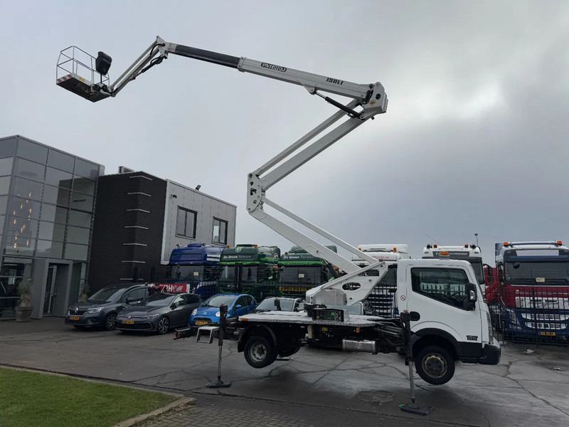 Nissan Cabstar 35.12 + ISOLI 21 METER AERIAL PLATFORM - Véhicule utilitaire: photos 4 Nissan Cabstar 35.12 + ISOLI 21 METER AERIAL PLATFORM - Véhicule utilitaire: photos 4