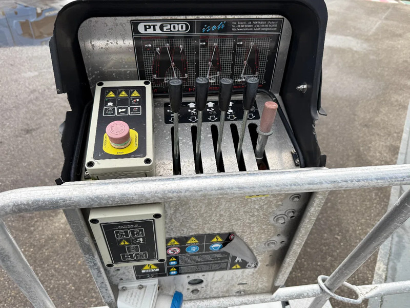 Véhicule utilitaire Nissan NT400 EURO 6 + ISOLI PT200 - AERIAL PLATFORM - ONLY 25.892 KM: photos 13 Véhicule utilitaire Nissan NT400 EURO 6 + ISOLI PT200 - AERIAL PLATFORM - ONLY 25.892 KM: photos 13