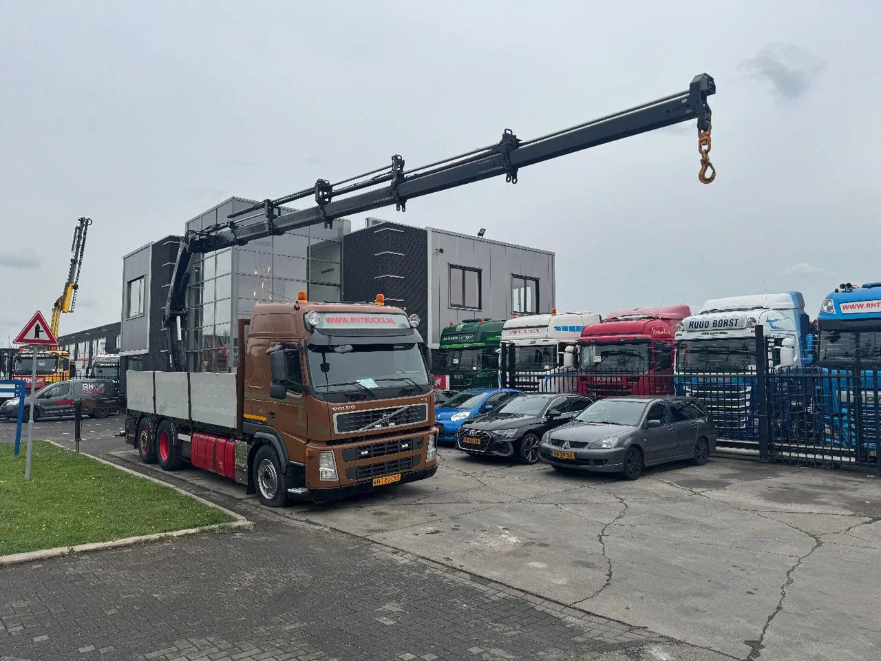 Volvo FM 500 6X2 EURO 5 HIAB 211 EP5 + REMOTE CONTROL - Camion grue: photos 1 Volvo FM 500 6X2 EURO 5 HIAB 211 EP5 + REMOTE CONTROL - Camion grue: photos 1