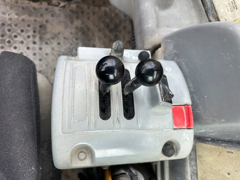 Chargeuse sur pneus Volvo L60E: photos 10